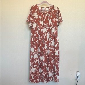 Ava & Viv Rust and White Floral Dress